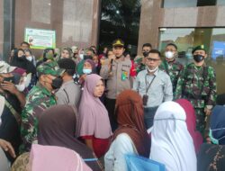 Antrean Warga Lhokseumawe di Bank BPD Aceh Dibubarkan Polisi Akibat Kerumunan