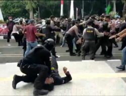 Polda Banten Cari Polisi yang Banting Peserta Demo Saat HUT Tangerang, Pastikan Akan Beri Sanksi