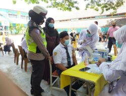 Puluhan Siswa SMPN 1 Lhokseumawe Antusias Ikut Suntik Vaksin