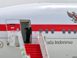 Tak Naik Pesawat Kepresidenan, Jokowi Terbang ke 3 Negara Pakai Garuda