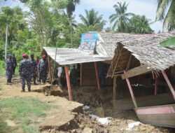 VIDEO: Danlanal Lhokseumawe Door To Door Berikan Bantuan Tanggap Darurat Untuk Korban Banjir di 5 Desa Banda Baro Aceh Utara