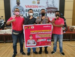 Percepatan Vaksinasi Covid-19, Polisi Gandeng Smartfren Bagikan Sembako untuk Peserta Vaksin