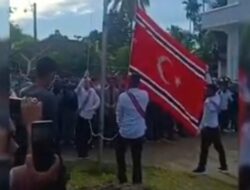 Bendera Bintang Bulan Berkibar dalam Upacara Milad ke-45 GAM di Kota Lhokseumawe