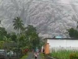 Breaking News: Gunung Semeru Meletus