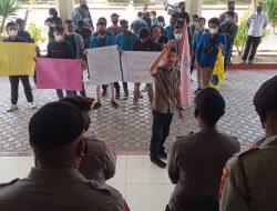 Mahasiswa Demo Protes Praktik Jual Beli LKS Sekolah Dasar di Lhokseumawe