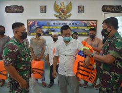 TNI AL Lanal Lhokseumawe Gelar Komsosmar Edukasi Hukum Laut kepada Nelayan Aceh Timur