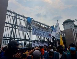 Aksi Demo, Mahasiswa BEM SI 11 April 2022 Di Gedung DPR/MPR RI