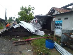 Empat Warga Bangka Tengah, Terluka Diamuk Angin Puting Beliung