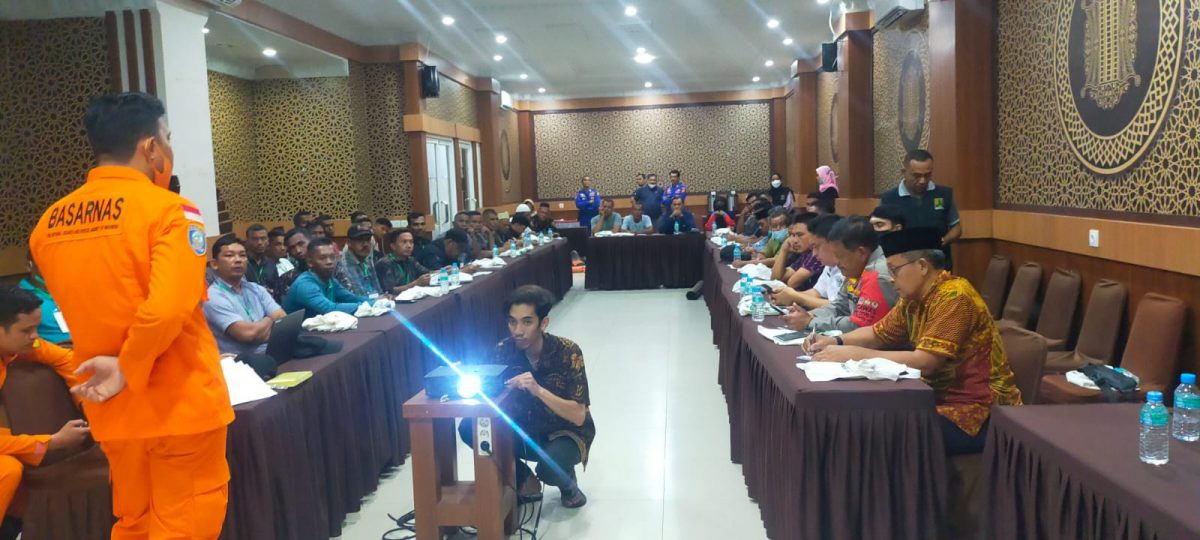 Personel Polairud Polres Lhokseumawe mengikuti kegiatan latihan SAR Laut. Foto: Dok. Humas Polres