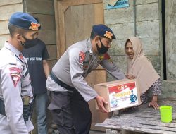 Brimob Polda Aceh Salurkan Sembako Untuk Masyarakat Kurang Mampu