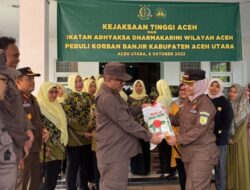 Rumah Dinas Kajari Aceh Utara Terendam Banjir, Kajati Salurkan Bantuan