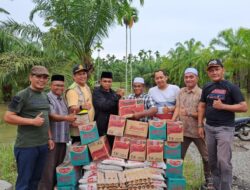 Keluarga Besar WAG The Light From Pase Salurkan Bantuan Banjir Aceh Utara