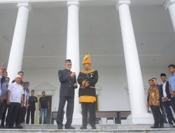 Anies Diajak Malik Mahmud Keliling Istana Wali Nanggroe, Aceh Harus Jaga Perdamaian