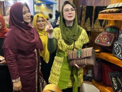 Kedubes Rusia dan Bule Eropa Minati Produk Kerajinan Motif Pase di Inacraft 2023