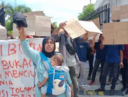 Pemuda Desa Binaan Demo PT PIM, Jika Tuntutan Tidak Dipenuhi Masa Dirikan Tenda Nginap di Lokasi