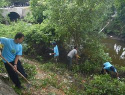 Hari Lingkungan Sedunia dan HUT RI Ke-78, PLN Nusantara Power UP Arun Lakukan Aksi Bersih Sungai