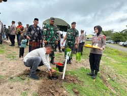 Polres Bireuen Ikuti Program Penanaman 10 Juta Pohon Serentak