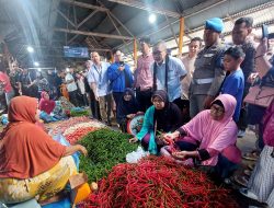 Kunjungi Pasar Batuphat Lhokseumawe, Mendag Zulhas Kaget Harga Cabai Terlalu Murah