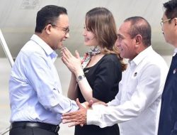 Tiba di Medan, Anies Baswedan Disambut Edy Rahmayadi dan Ibu-ibu