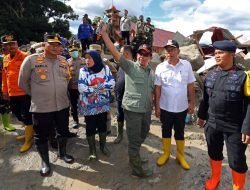 Tinjau Lokasi Banjir Bandang, Kepala BNPB Apresiasi Jerih Payah Tim Gabungan di Sumatera Utara