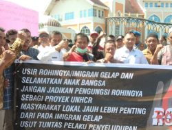 Tolak Kehadiran Rohingya, Ratusan Warga Demo Bupati Aceh Utara