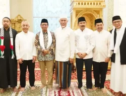 Mahfud MD Ceramah Subuh di Padang