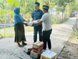 H. Yusdi Bacalon Bupati Aceh Jaya Bantu Korban Kebakaran di Pasie Raya