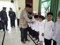 Peringati Maulid Nabi, Geuchik Tambon Tunong Santuni Puluhan Anak Yatim