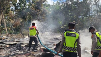 Rumah Nek Him Ludes Dilalap Si Jago Merah