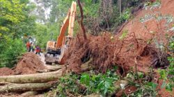 Jalur Lintas Kecamatan di Aceh Tengah Putus Tertimbun Longsor