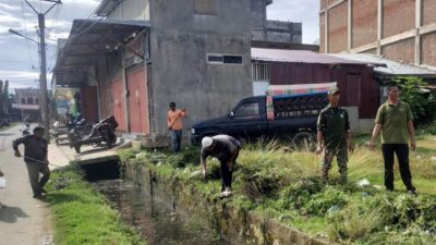 Ratusan Warga Tumpok Teungoh Gotong Royong Massal