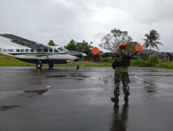 Satgas Pamtas RI-PNG Yonko 465 Kopasgat Mengoperasionalkan Bandara Kenyam Dan Hadir Untuk Menjaga Warga Nduga