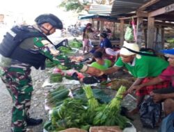 Satgas Kopasgat Pos Yahukimo Borong Hasil Tani Warga Untuk Dukung Ekonomi Lokal