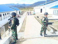 Di Tengah Operasi Papua, Prajurit Pos Kopasgat Sinak Tetap Laksanakan Ibadah