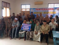 Keuchik Bangka Jaya Serahkan BLT Ekstrem