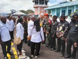 Yonko 465 Kopasgat Kawal Kunjungan Gubernur Papua Tengah di Paniai, Pastikan Keamanan dan Kelancaran Agenda Pemerintah