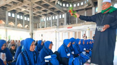 Haji Berakhir, Bir Ali Lepas Perdana Puluhan Jemaah Umroh Lhokseumawe