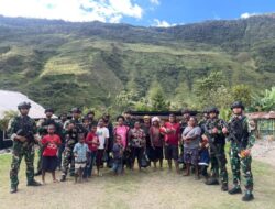 Satgas Korpasgat Pos Mulia Hadirkan Senyum Warga Papua di HUT ke-80 RI