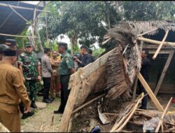 Dandim Bersama Pemkab Aceh Utara dan Kapolres Lhokseumawe Bangun Rumah Siswa yang Nyaris Roboh