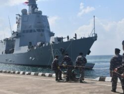 KRI Brawijaya-320 Tiba di Pelabuhan Caligi Bensam Lampung
