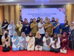 Berdayakan Pemuda Lingkungan, PT PIM Gelar Pelatihan Barista dan Tata Rias Kecantikan