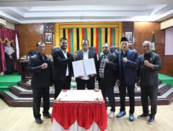 Ketua DPRK Lhokseumawe Pimpin Rapat Paripurna Pengesahan Raqan Perubahan APBK Lhokseumawe Tahun Anggaran 2025