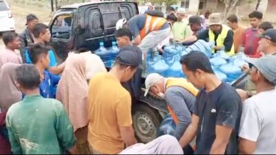 Armada Minim, Perumda Tirta Pase Kewalahan Distribusi Air Bersih di Ratusan Titik Pengungsi Aceh Utara