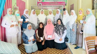 Berbagi! PP-IBI Salurkan Donasi Bagi Ibu Bidan Korban Banjir Cabang Lhokseumawe