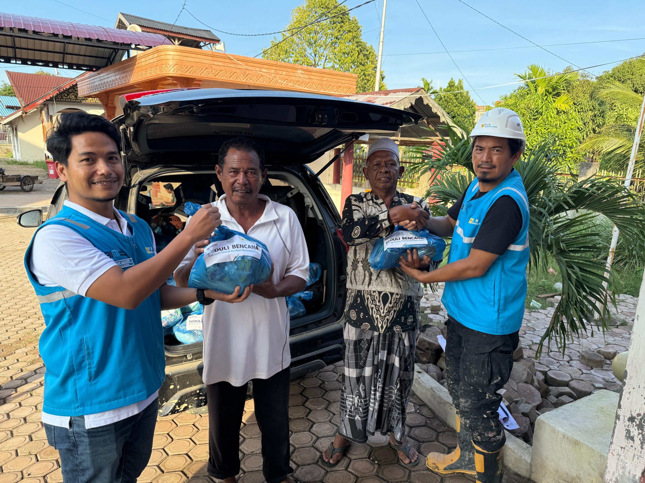 PLN Nusantara Power UP Arun kembali menunjukkan komitmen dalam membantu masyarakat yang terdampak banjir di Aceh Utara. Sebagai bentuk kepedulian, UP Arun menyalurkan bantuan paket sembako kepada warga di Gampong Cot Trueng, Kecamatan Muara Batu, Kamis (4/12/2025).