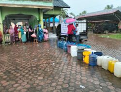 YCWS dan Yayasan Geutanyoe Salurkan Air Minum bagi Korban Banjir di Aceh Utara
