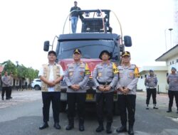 Wakapolri Tinjau Lokasi Banjir di Aceh Utara, Berikan Bantuan Alat Berat dan Logistik