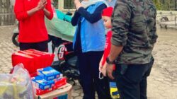 Bunda Salma Terobos Lumpur Salurkan Bantuan Banjir di Matang Kuli