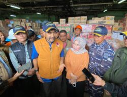 Mualem dan Bunda Salma Terima Bantuan Kementan–Bapanas untuk Aceh di Pelabuhan Krueng Geukueh