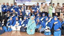 Abu Hasballah Keutapang Peusijuek Jemaah Umroh Bir Ali di Masjid Al-Hikmah